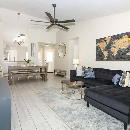 Lilys Stylish Villa Close To Disney Ideal For Long Stays Орландо Екстериор снимка