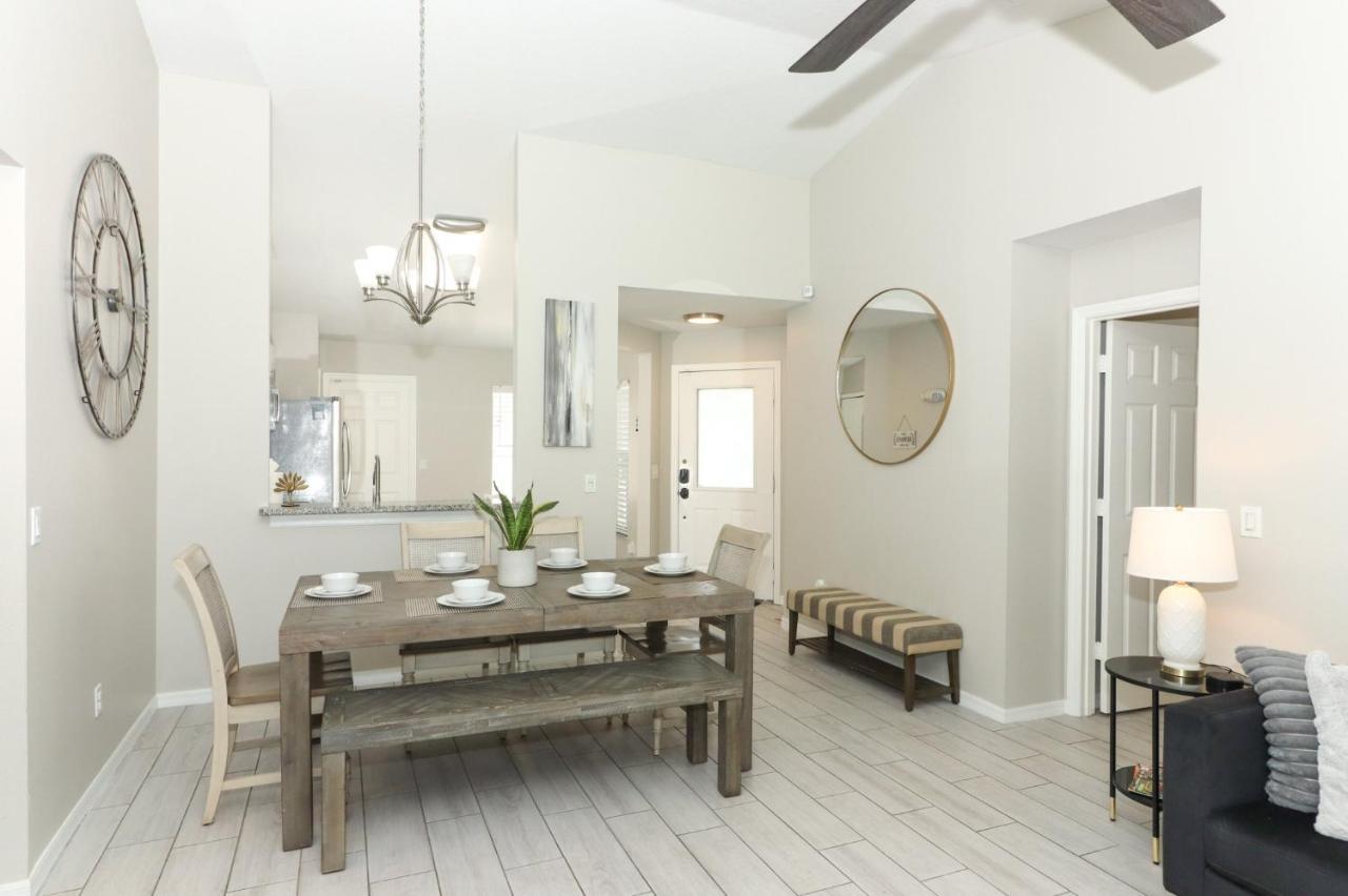 Lilys Stylish Villa Close To Disney Ideal For Long Stays Орландо Екстериор снимка