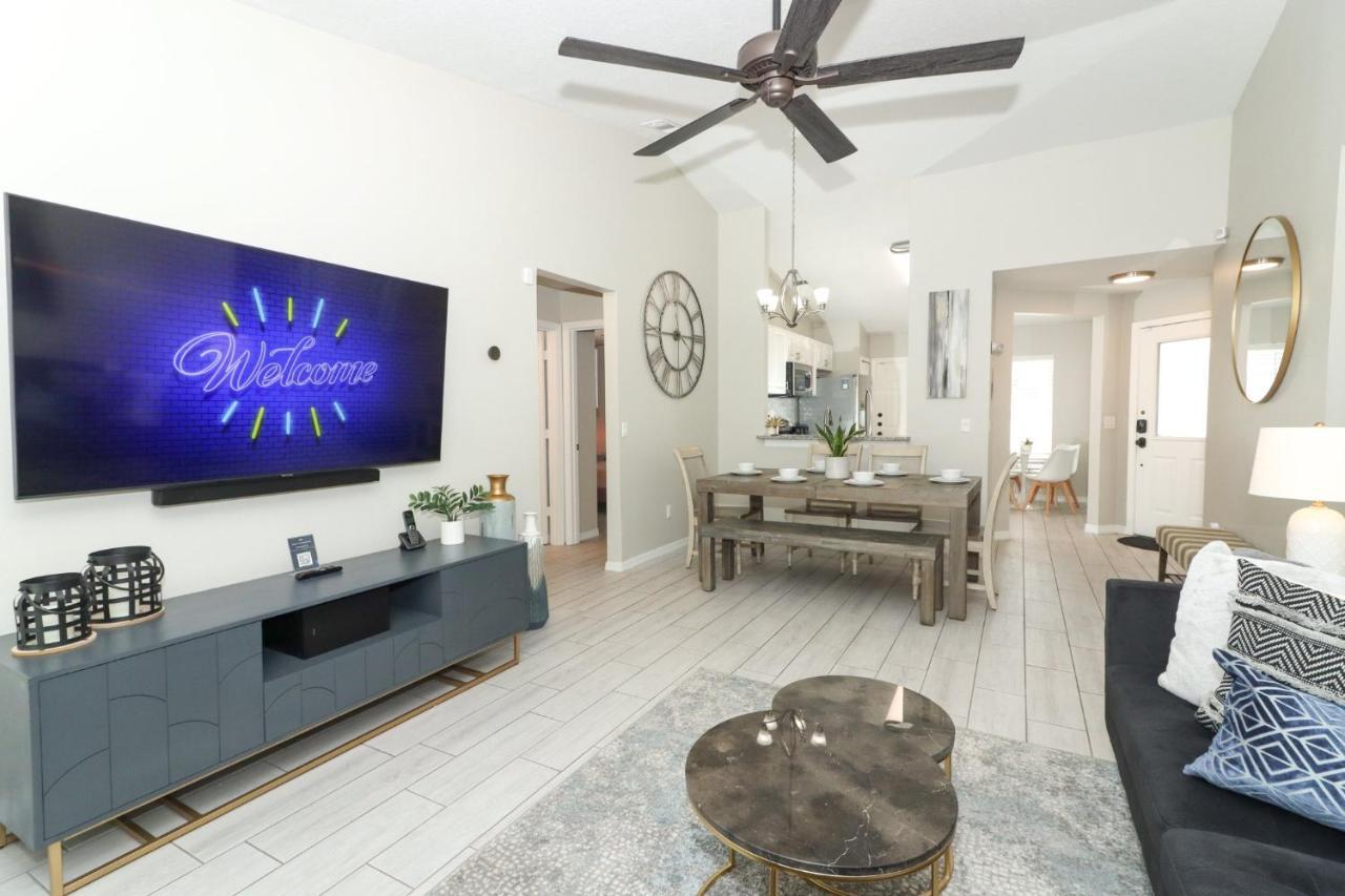 Lilys Stylish Villa Close To Disney Ideal For Long Stays Орландо Екстериор снимка