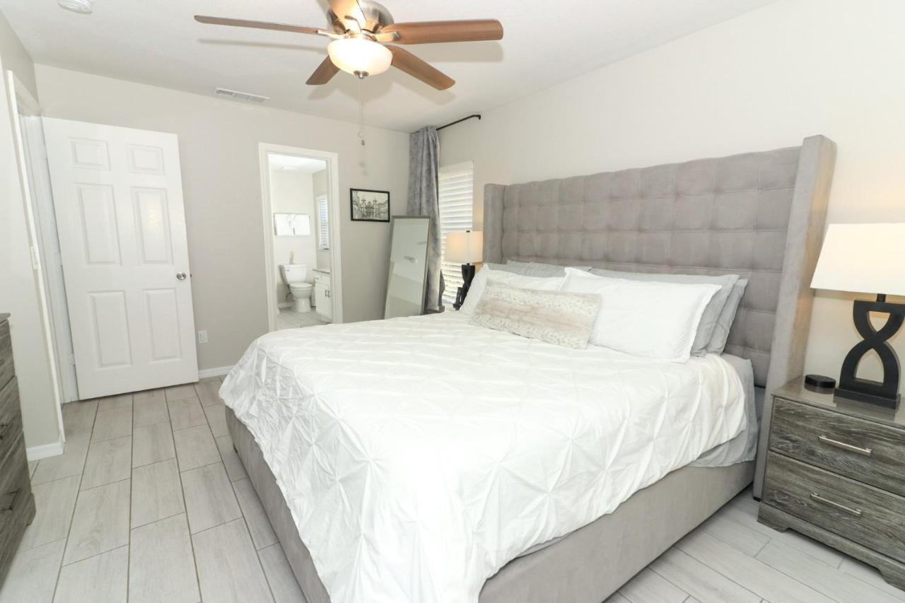 Lilys Stylish Villa Close To Disney Ideal For Long Stays Орландо Екстериор снимка