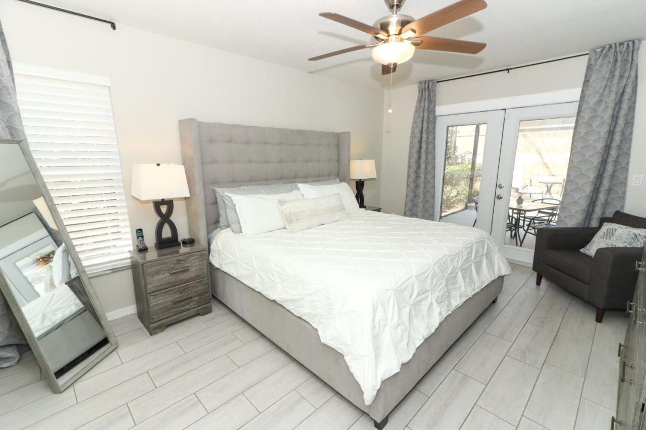 Lilys Stylish Villa Close To Disney Ideal For Long Stays Орландо Екстериор снимка